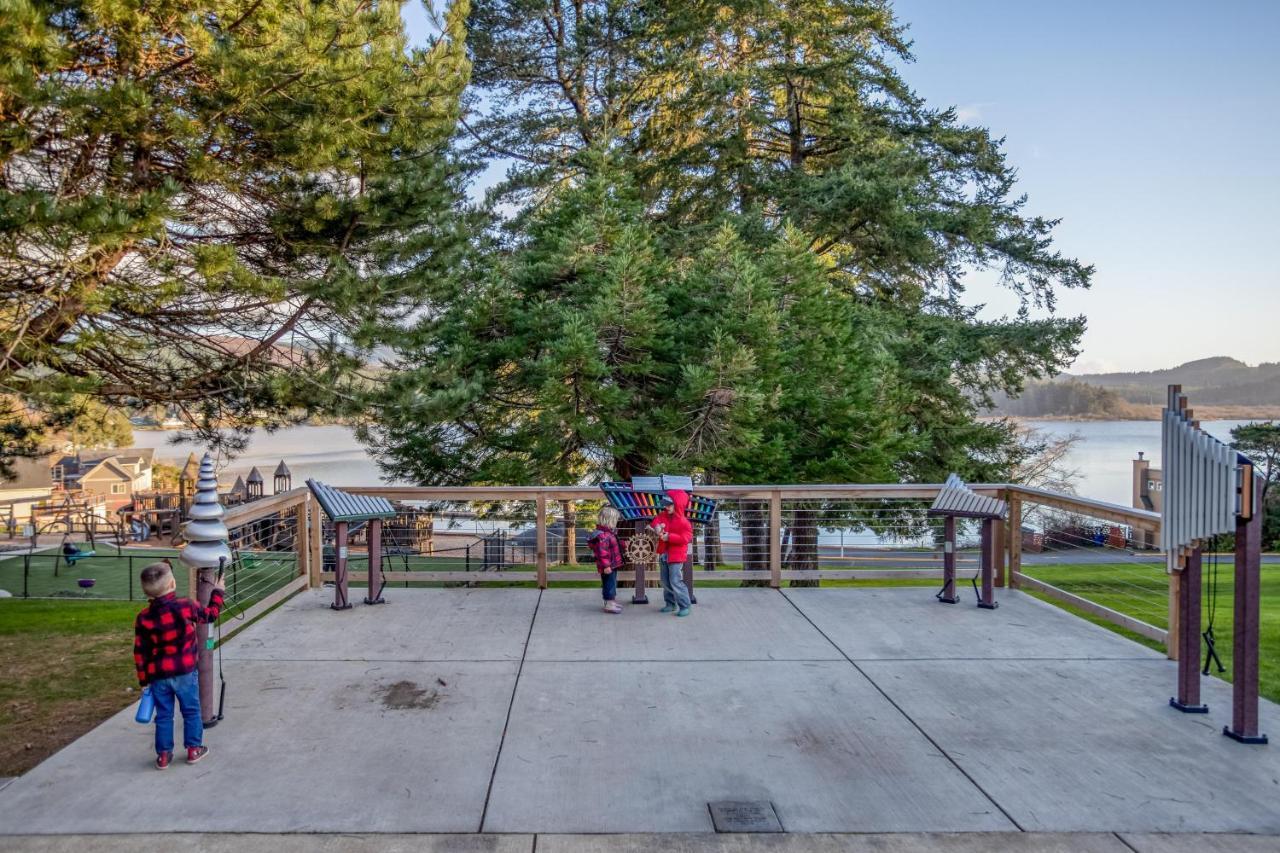 The Crabbing Cabin Lincoln City Exterior foto